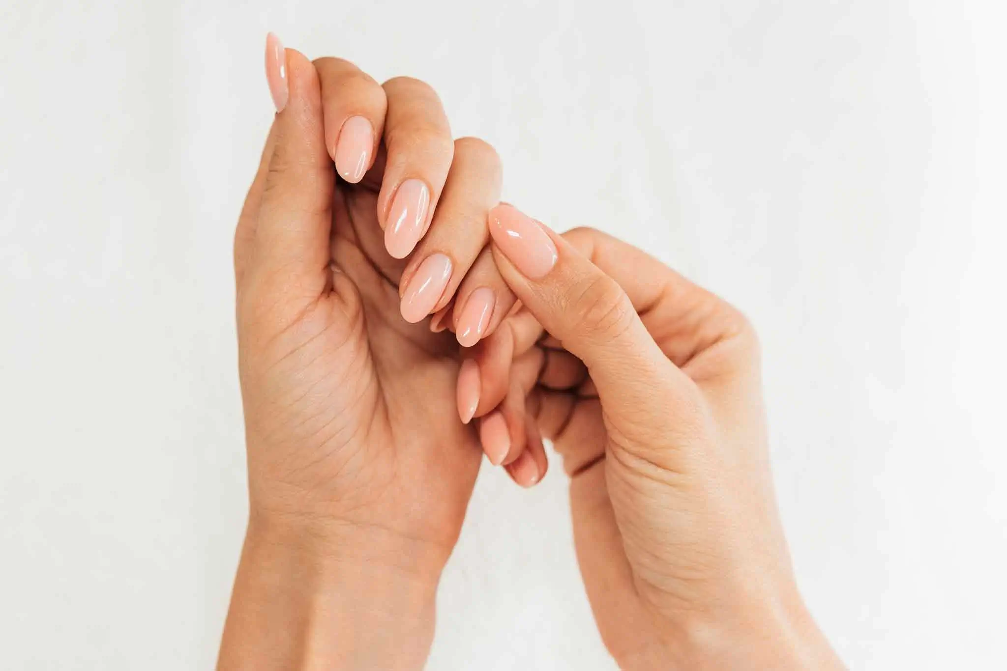 Nail polish nude - Image 3